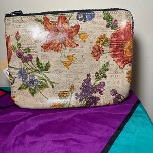 NWT Patricia Nash wristlet.